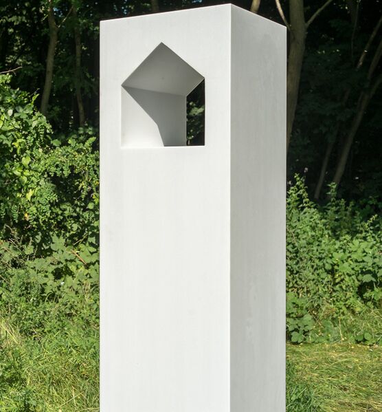 Datei:Gesellschaft Rostock ©Künstlergruppe SCHAUM zugeschnitten.jpg