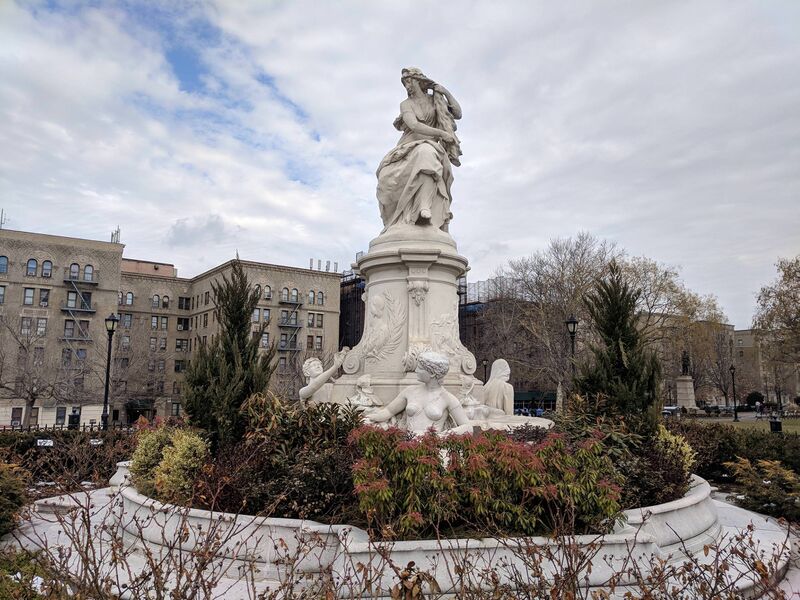 Datei:Heinrich Heine Fountain 1.jpg